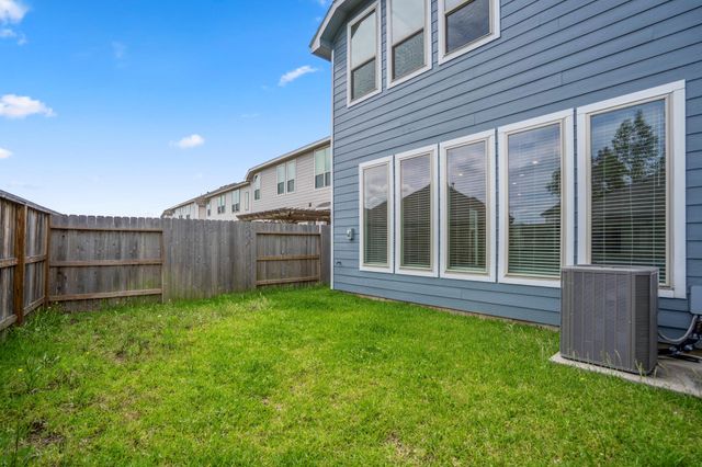 613 Royal Arch Drive, Conroe, TX 77304
