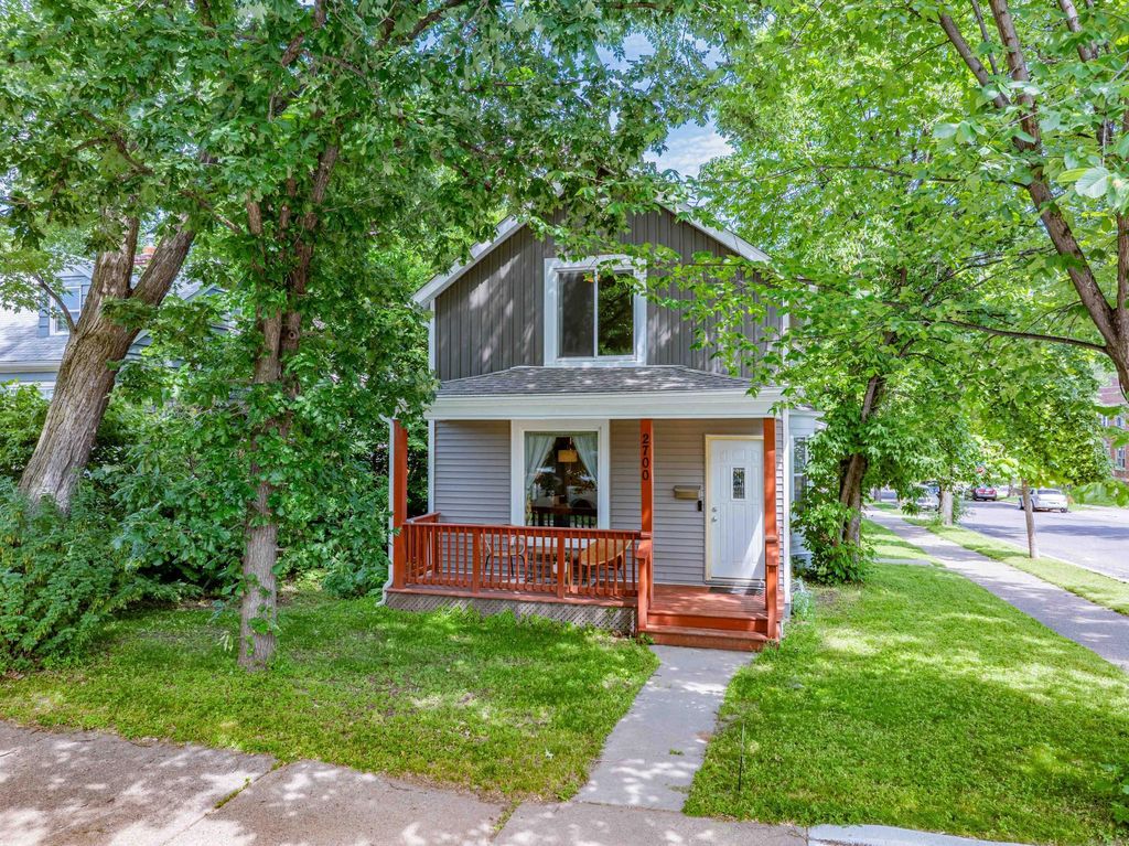 2700 Aldrich Avenue N, Minneapolis, MN 55411