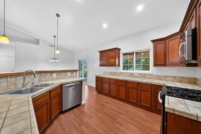 42160 Titan Court, Coarsegold, CA 93614