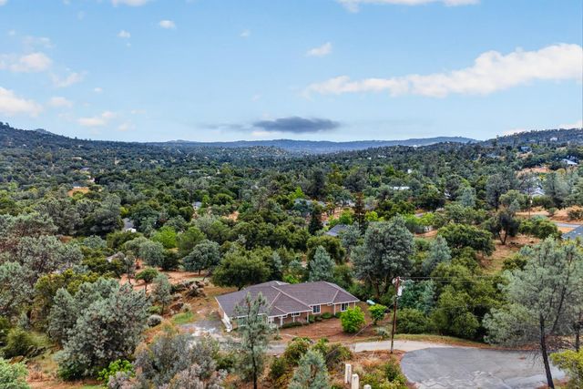 42160 Titan Court, Coarsegold, CA 93614