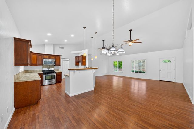 42160 Titan Court, Coarsegold, CA 93614