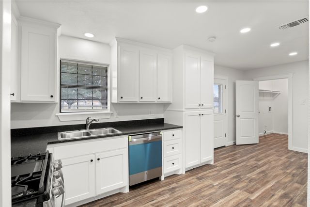 412 Green Acres Drive, Palmer, TX 75152