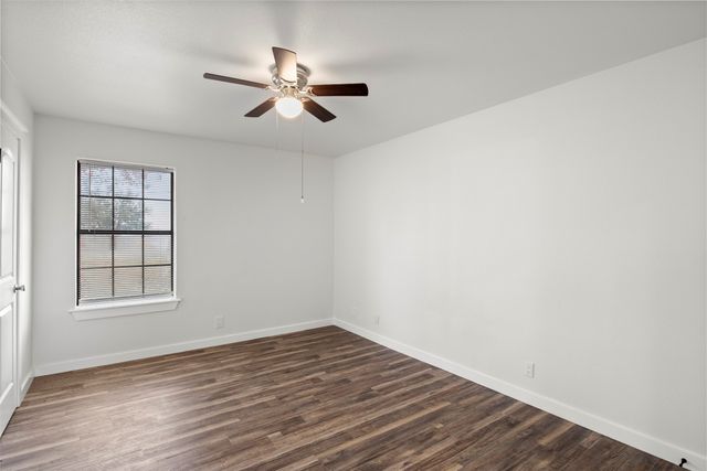 412 Green Acres Drive, Palmer, TX 75152