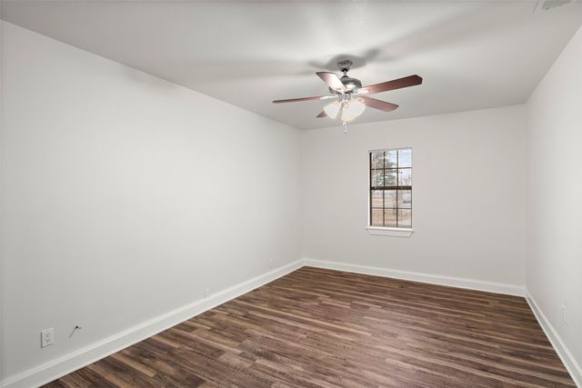 412 Green Acres Drive, Palmer, TX 75152