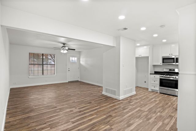 412 Green Acres Drive, Palmer, TX 75152