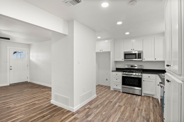 412 Green Acres Drive, Palmer, TX 75152