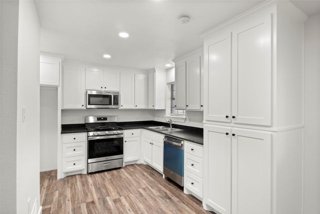 412 Green Acres Drive, Palmer, TX 75152