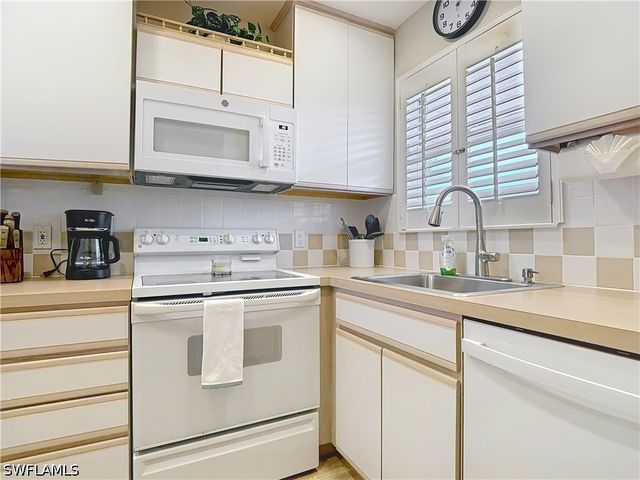 150 TURTLE LAKE CT 309, Naples, FL 34105