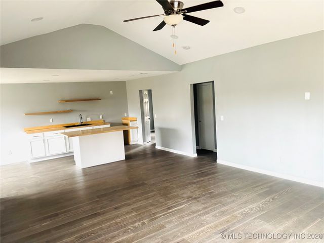 110 N 65th West Avenue, Sand Springs, OK 74127