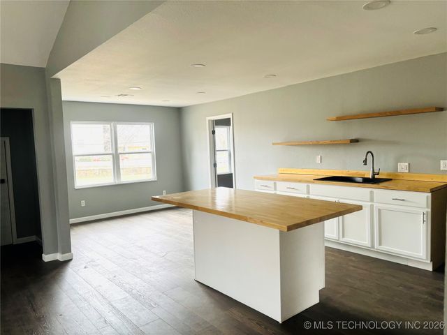 110 N 65th West Avenue, Sand Springs, OK 74127