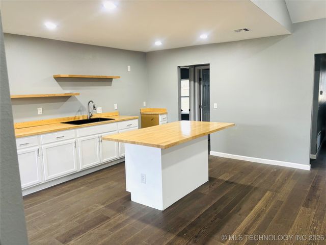 110 N 65th West Avenue, Sand Springs, OK 74127