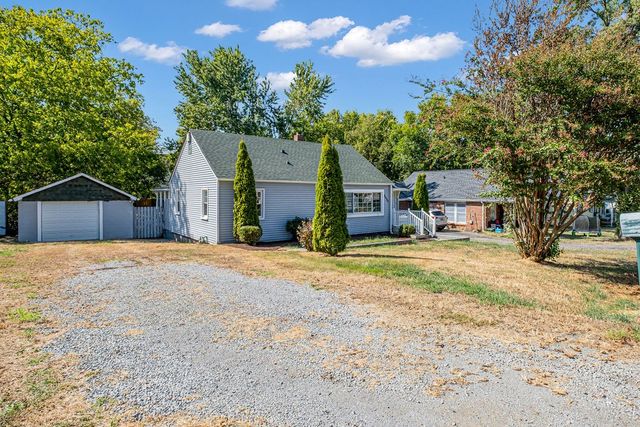 3033 Louise Dr, Nashville, TN 37211
