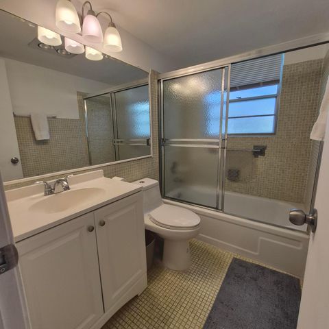 101 Northampton F, West Palm Beach, FL 33417