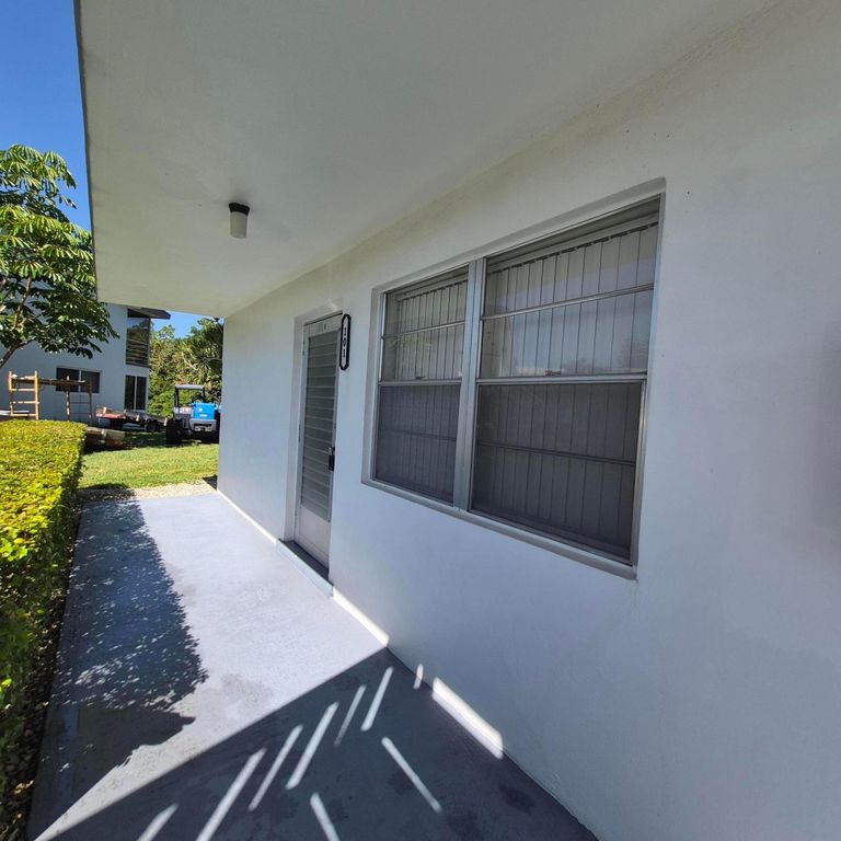 101 Northampton F, West Palm Beach, FL 33417
