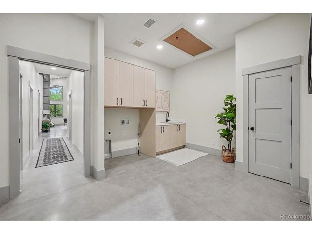1131 Urban St, Lakewood, CO 80401