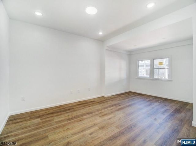 94 Washington Avenue, Irvington, NJ 07111