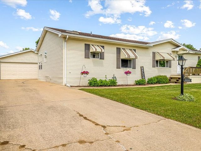 8686 Dutch Elm Court, Roscoe, IL 61073