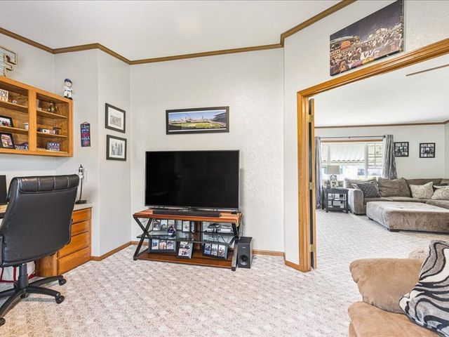 8686 Dutch Elm Court, Roscoe, IL 61073