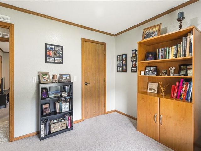 8686 Dutch Elm Court, Roscoe, IL 61073