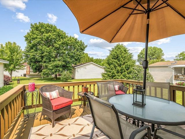8686 Dutch Elm Court, Roscoe, IL 61073