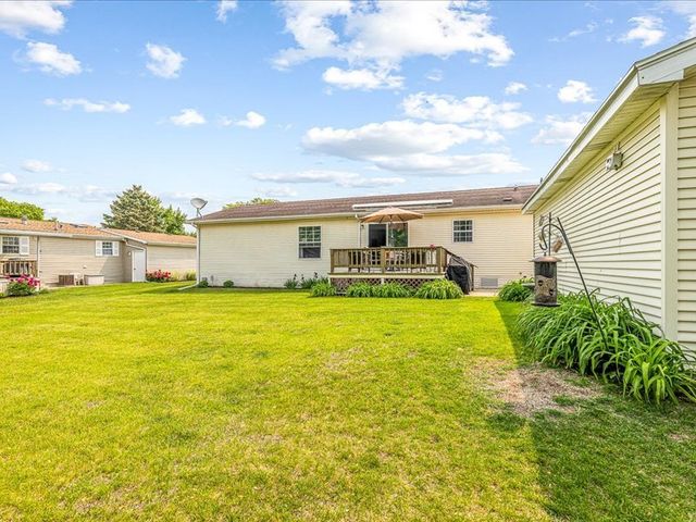 8686 Dutch Elm Court, Roscoe, IL 61073