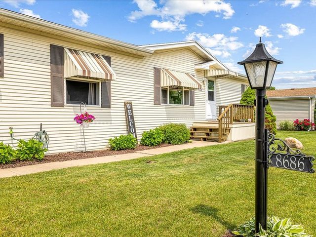 8686 Dutch Elm Court, Roscoe, IL 61073