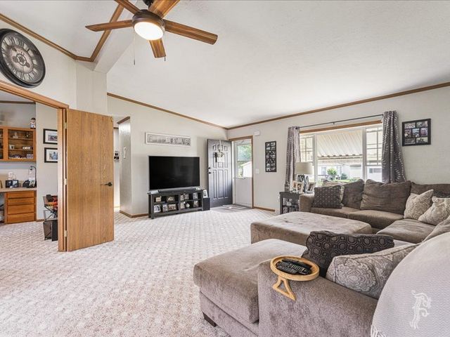 8686 Dutch Elm Court, Roscoe, IL 61073