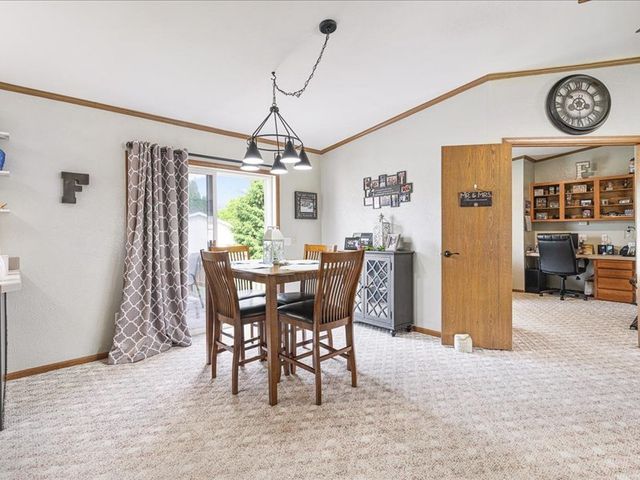 8686 Dutch Elm Court, Roscoe, IL 61073