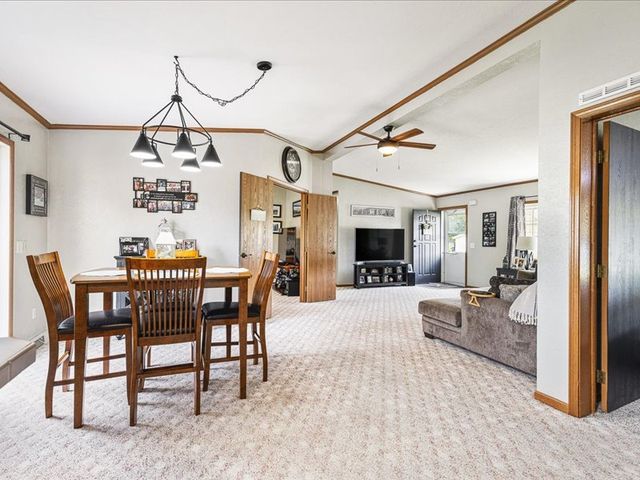 8686 Dutch Elm Court, Roscoe, IL 61073