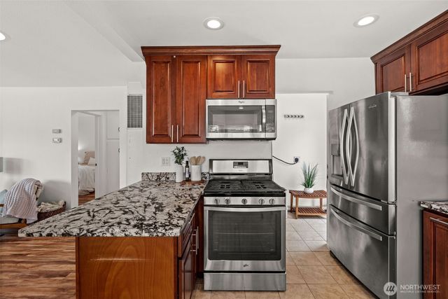1032 S MacArthur Street, Tacoma, WA 98465