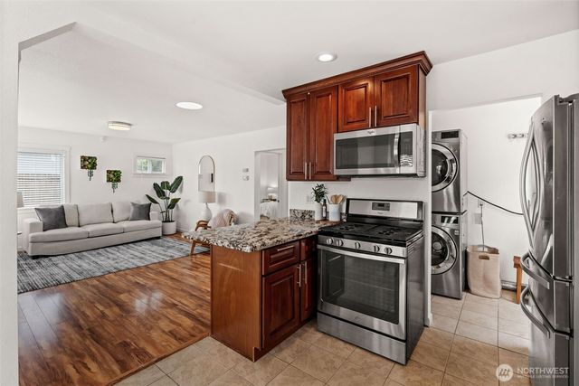 1032 S MacArthur Street, Tacoma, WA 98465