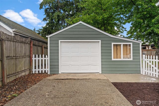 1032 S MacArthur Street, Tacoma, WA 98465