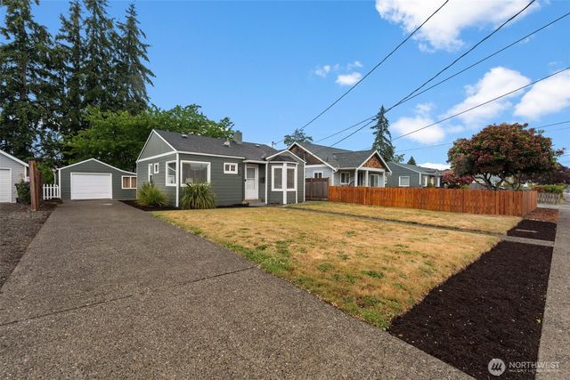 1032 S MacArthur Street, Tacoma, WA 98465