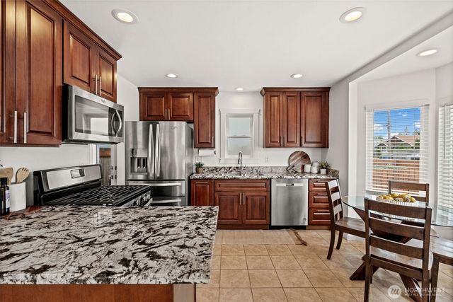 1032 S MacArthur Street, Tacoma, WA 98465
