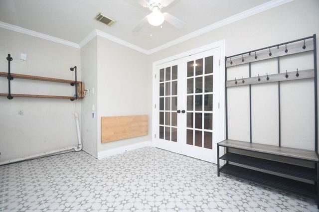 1070 W 43rd Street, Houston, TX 77018