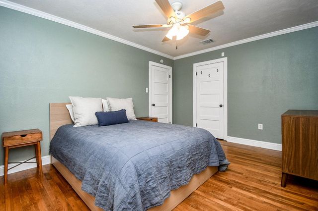 1070 W 43rd Street, Houston, TX 77018