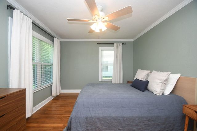 1070 W 43rd Street, Houston, TX 77018