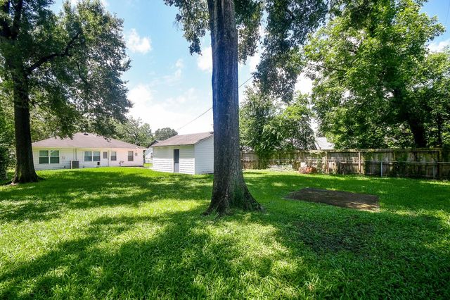 1070 W 43rd Street, Houston, TX 77018