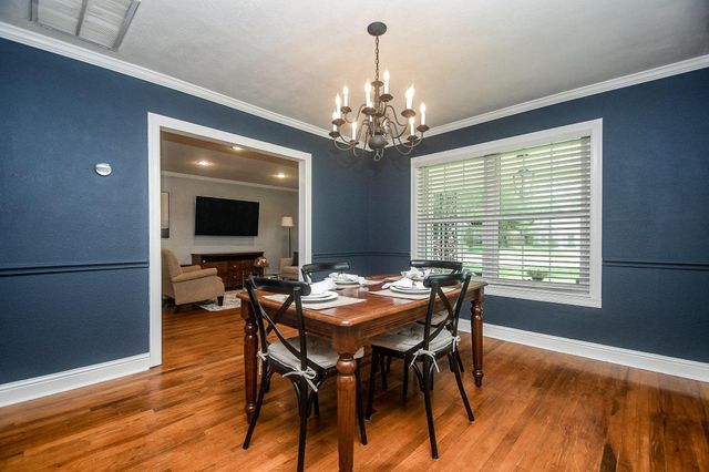 1070 W 43rd Street, Houston, TX 77018