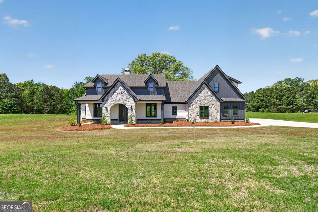 728 Lake Circle Road, Buchanan, GA 30113