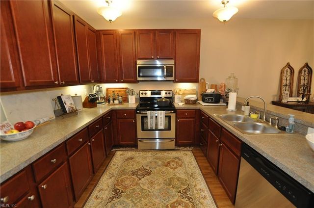 2506 Leytonstone DR, Chesapeake, VA 23321