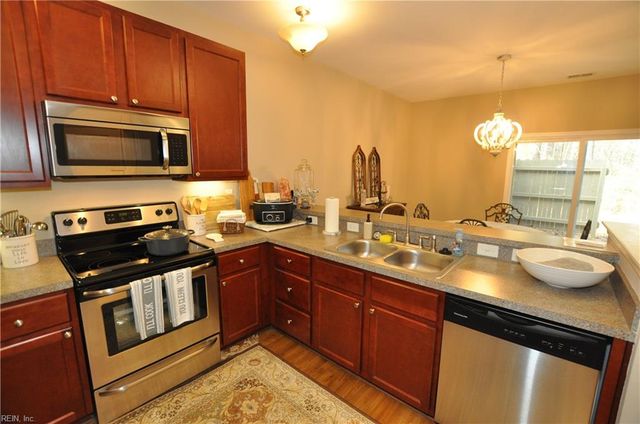 2506 Leytonstone DR, Chesapeake, VA 23321