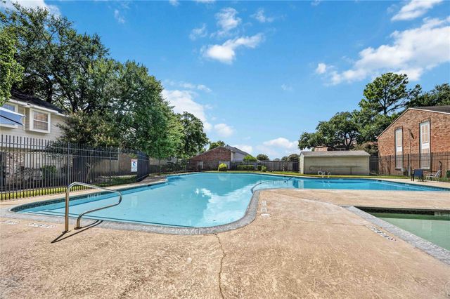 7828 Kendalia Drive, Houston, TX 77036