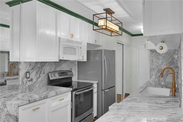 1351 N Orange Drive 205, Los Angeles, CA 90028