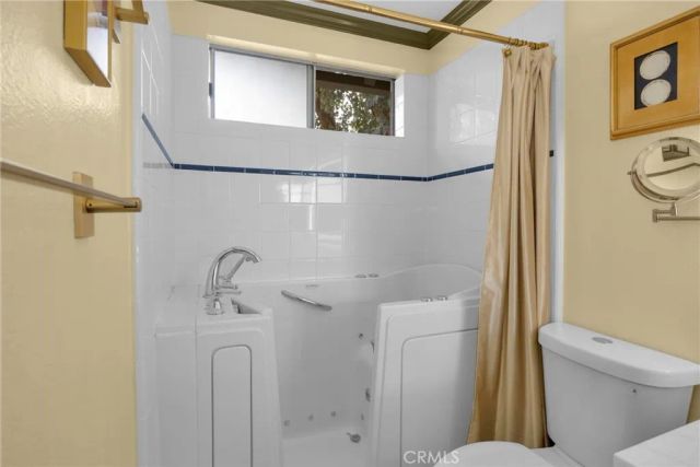 1351 N Orange Drive 205, Los Angeles, CA 90028