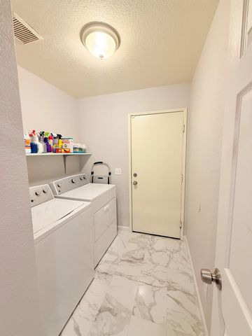 4929 miramare, Stockton, CA 95206