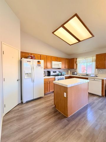 4929 miramare, Stockton, CA 95206