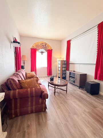 4929 miramare, Stockton, CA 95206