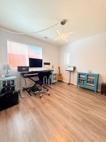 4929 miramare, Stockton, CA 95206