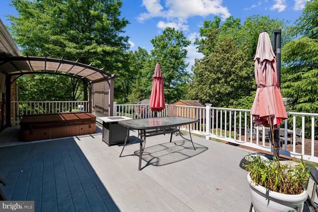 8410 RAVENSWOOD RD, New Carrollton, MD 20784